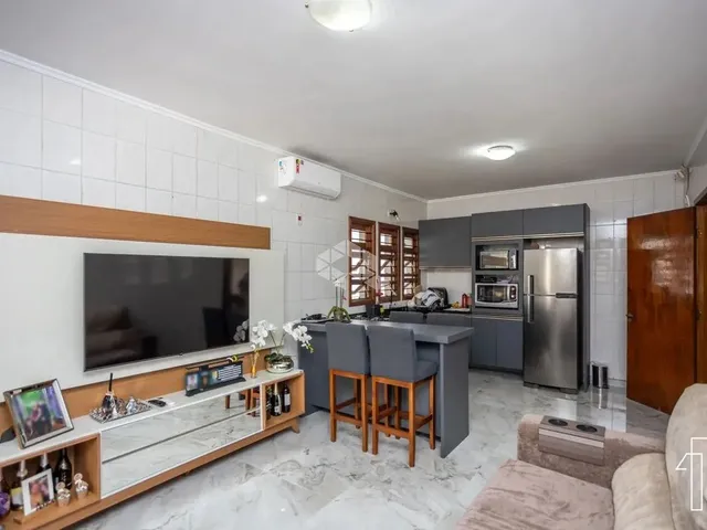 Imagem 1: Casa, Moinhos de Vento/Canoas 2 Dormitórios, 1 Suíte, Espaço Gourmet, 3 Vagas