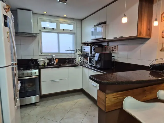 Imagem 6: Apartamento de 2 Dormitorios, Sendo 1 Suite, Sacada Fechada e Garagem Coberta e Escriturad