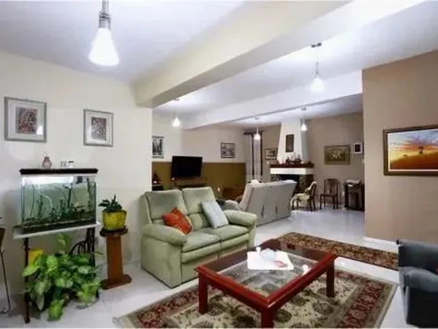 Imagem: Casa com 3 Dormitorio(S) Localizado(A) no