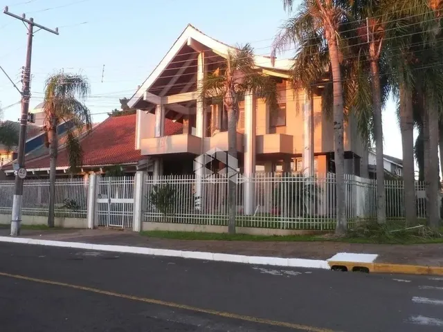 Imagem: Casa/Sobrado com 4 Suítes, de Esquina no