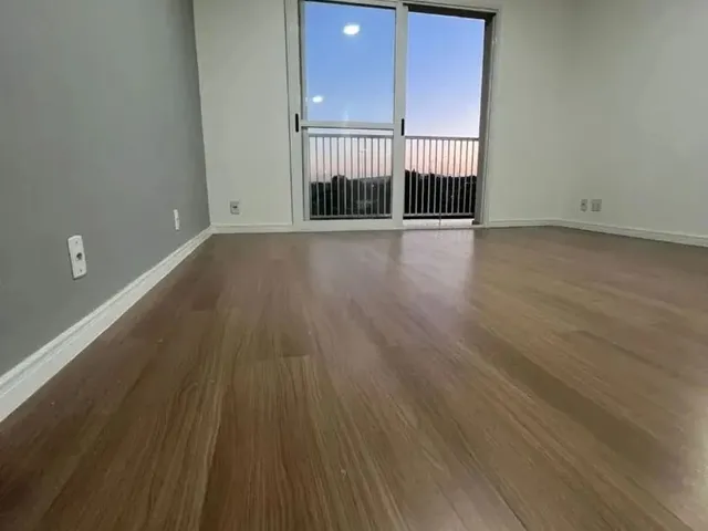 Imagem 2: Apartamento com 2 Dormitórios À Venda, 47 M² por R$ 180.000,00 - Vila Cachoeirinha