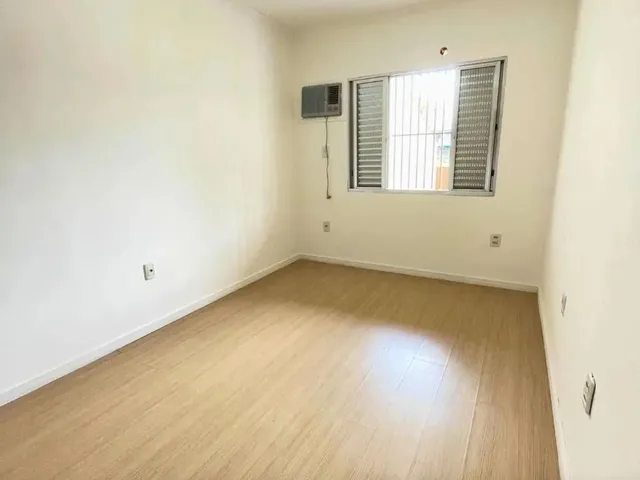Imagem 2: Casa À Venda em Cachoeirinha, Parque da Matriz, com 3 Quartos, com 160 M²