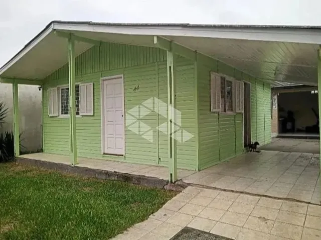 Imagem 1: Casa Harmonia 2 Dormitórios , 2 Vagas , 2 Vagas Cobertas com Lavanderia nos Fundos