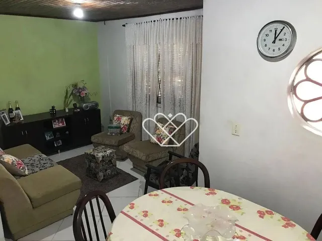 Imagem 4: Casa com 3 Dormitórios e Quintal em Localização Privilegiada - Oportunidade Única!