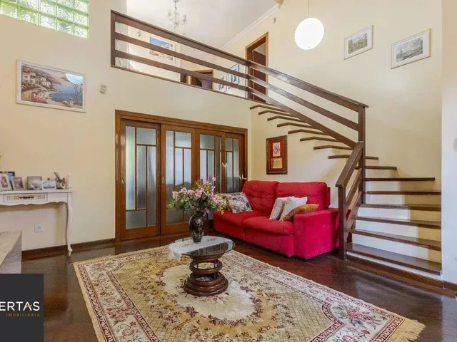 Imagem 10: Casa de 297M² no Centro de Canoas, com 3 Quartos, 1 Suíte e 3 Vagas de Garagem
