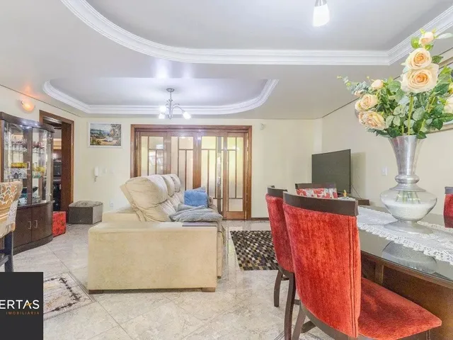Imagem 15: Casa de 297M² no Centro de Canoas, com 3 Quartos, 1 Suíte e 3 Vagas de Garagem
