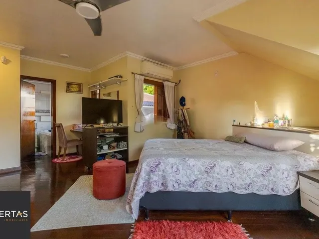 Imagem 4: Casa de 297M² no Centro de Canoas, com 3 Quartos, 1 Suíte e 3 Vagas de Garagem