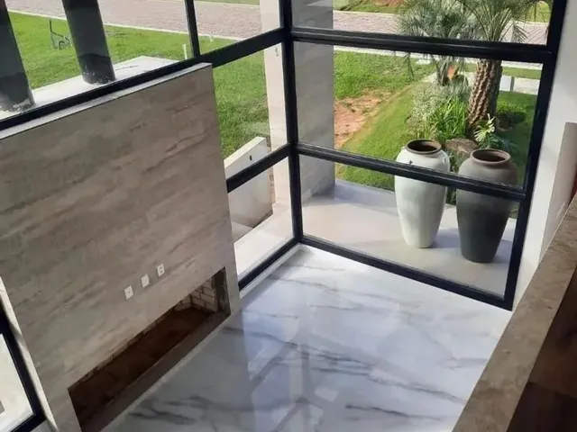 Imagem 12: Viva o Luxo e Conforto em 452M² de Puro Requinte: 4 Suítes e Área de Lazer Completa