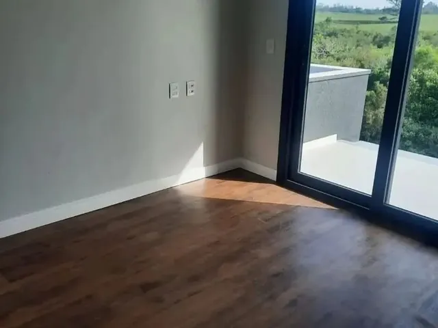Imagem 13: Viva o Luxo e Conforto em 452M² de Puro Requinte: 4 Suítes e Área de Lazer Completa
