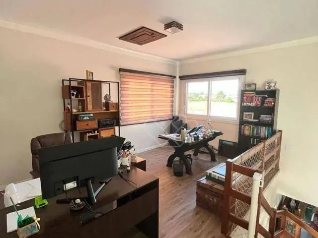 Imagem 3: Casa Estilo Serra com 3 Dormitórios À Venda em Condomínio Exclusivo no Centro De