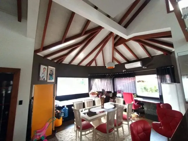 Imagem 6: Casa com Suíte Master e Piscina no Bairro Neópolis