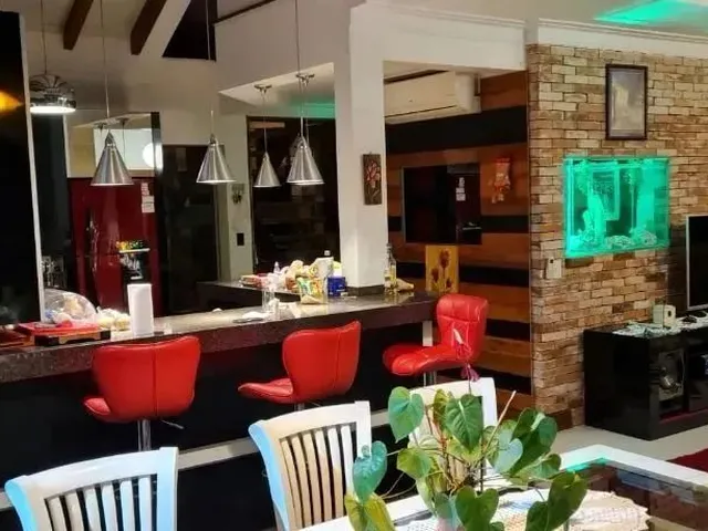 Imagem 7: Casa com Suíte Master e Piscina no Bairro Neópolis
