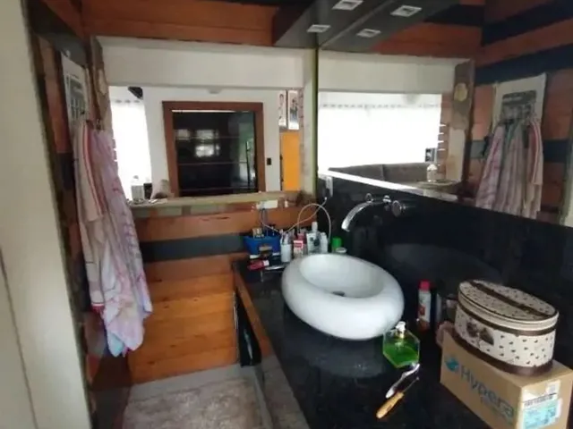 Imagem 9: Casa com Suíte Master e Piscina no Bairro Neópolis