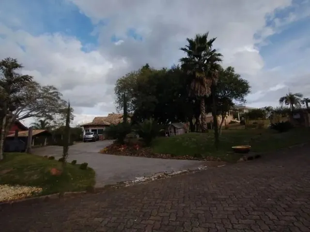 Imagem 10: Casa com Suíte Master e Piscina no Bairro Neópolis