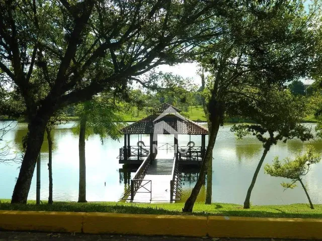 Imagem 15: Casa com Suíte Master e Piscina no Bairro Neópolis