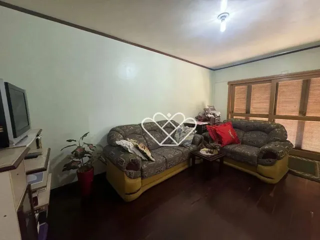 Imagem 7: Seu Novo Refúgio: Ampla Casa com 5 Dormitórios em Nossa Chácara!
