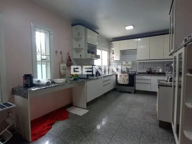 Imagem 7: Sobrado em Niterói com 250.49 M² , 4 Quarto(S) , 1 Suíte(S) , 4 Vaga(S). Sobrado Em