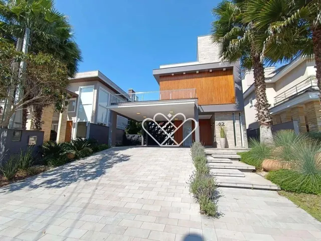 Imagem: Casa com 5 Dormitórios, Suítes e Piscina