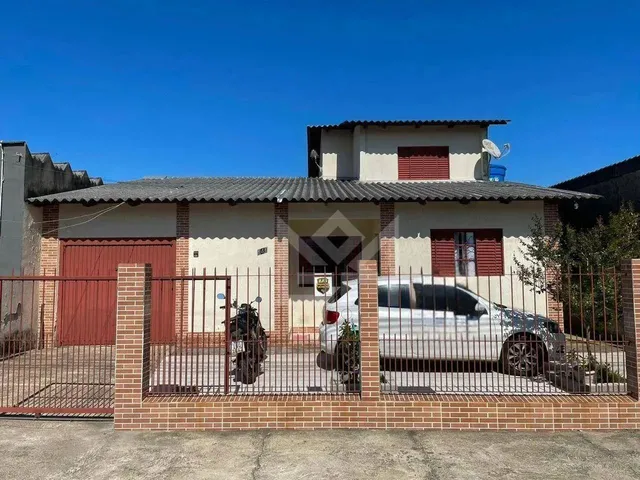 Imagem: Casa Ampla À Venda no Bairro Bom Sucesso