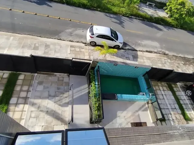 Imagem 2: Moderno Apto de 2 Quartos com Suíte, Piscina e Localização Privilegiada nos Bancários