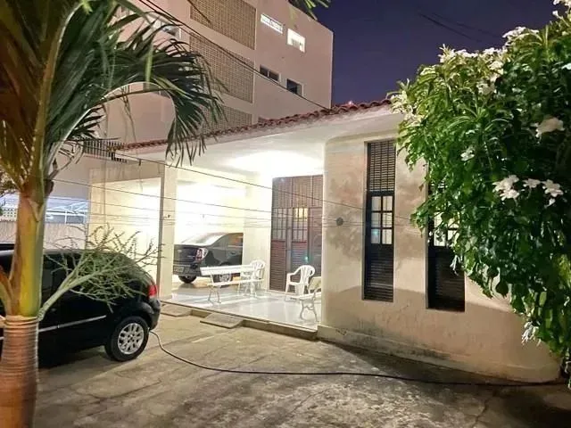 Imagem: Casa À Venda, 3 Quartos, 2 Suítes, 3 Vagas