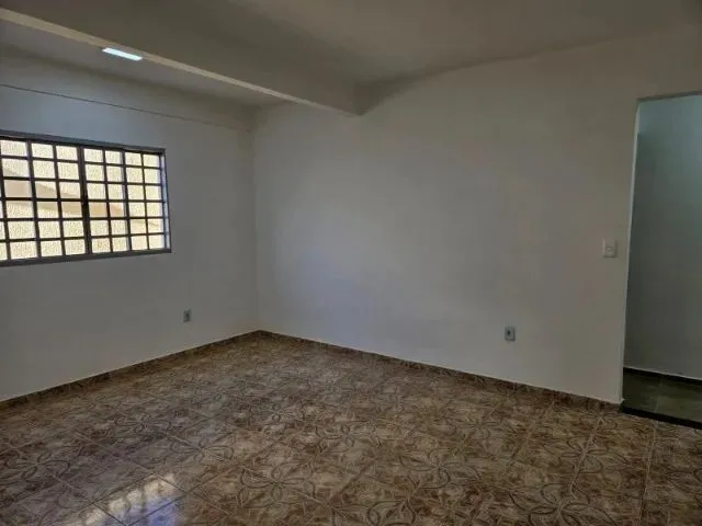 Imagem 13: Casa com 3 Quartos e Garagem no Setor Sul Gama