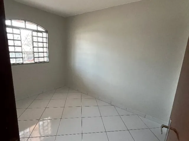 Imagem 4: Aluga-Se Apartamento de 2 Quartos