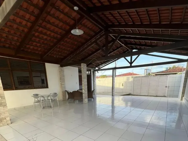 Imagem: Imperdível Casa Medindo 18X24M no Bairro