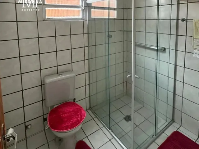 Imagem 2: Casa para Venda na Torre, com 4 Quartos