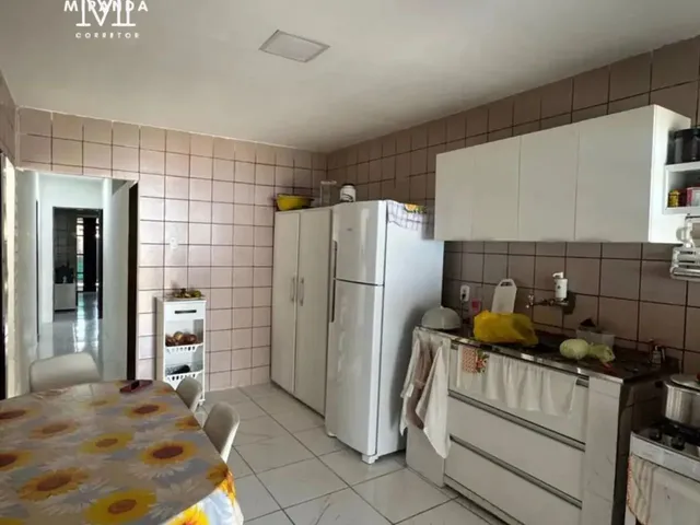 Imagem 3: Casa para Venda na Torre, com 4 Quartos