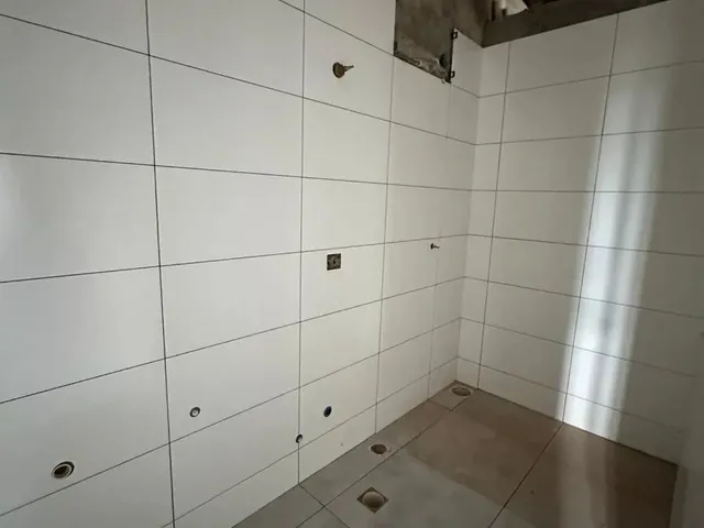 Imagem 3: Aluga-Se Apartamento Inacabado - 3 Suítes