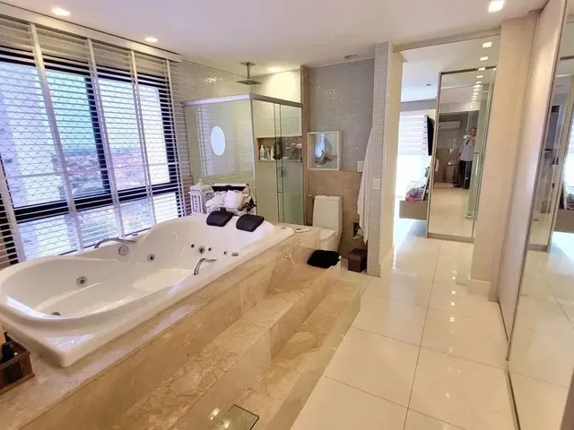 Imagem 7: Belíssimo Apartamento com 250M², 4 Suítes Sendo 1 Master, Escritório, Andar Alto, Em