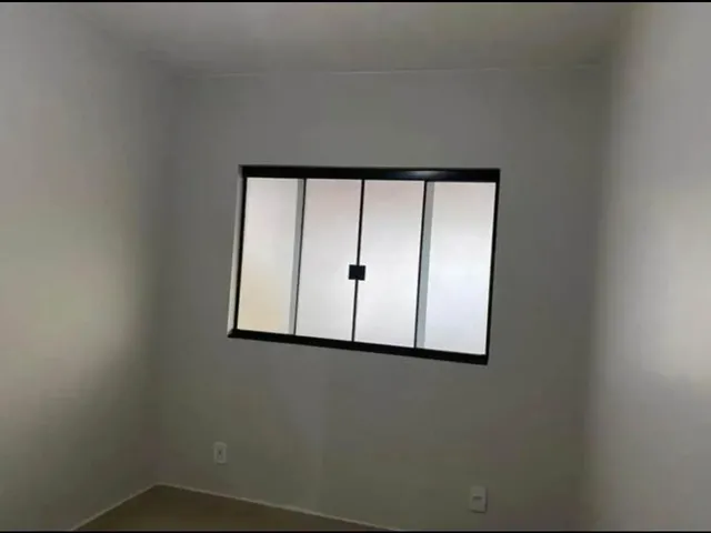 Imagem 8: Imóvel para Venda Possui 130 Metros Quadrados com 3 Quartos em santa Maria - Brasília