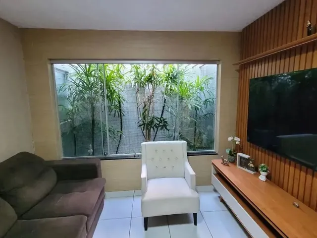 Imagem 3: Casa com 4 Quartos Sendo 3 Semi Suítes e Uma Suíte Master com Closet e Hidro no Bairro