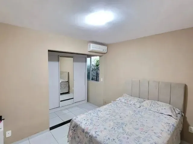 Imagem 11: Casa com 4 Quartos Sendo 3 Semi Suítes e Uma Suíte Master com Closet e Hidro no Bairro