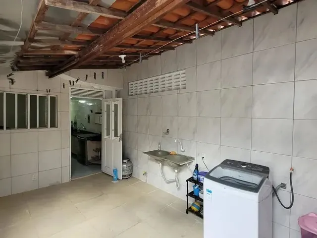 Imagem 9: Casa com 4 Quartos Sendo 3 Semi Suítes e Uma Suíte Master com Closet e Hidro no Bairro