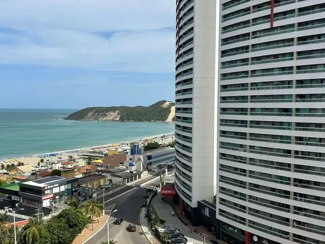 Imagem 2: Laise Mostra Curva do Vento em Ponta Negra