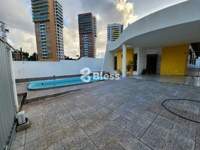 Imagem: Casa com 5 Quartos À Venda em Capim Macio