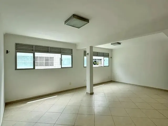 Imagem 5: Imóvel para Venda Possui 110 Metros Quadrados com 3 Quartos em Petrópolis - Natal - Rn