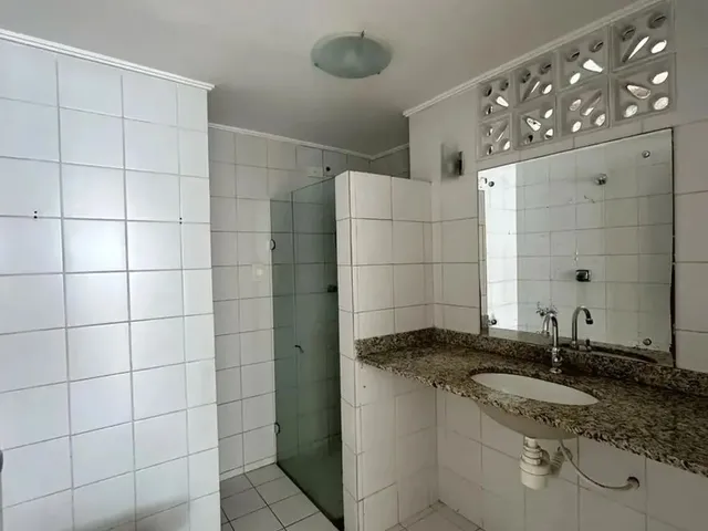 Imagem 4: Imóvel para Venda Possui 110 Metros Quadrados com 3 Quartos em Petrópolis - Natal - Rn