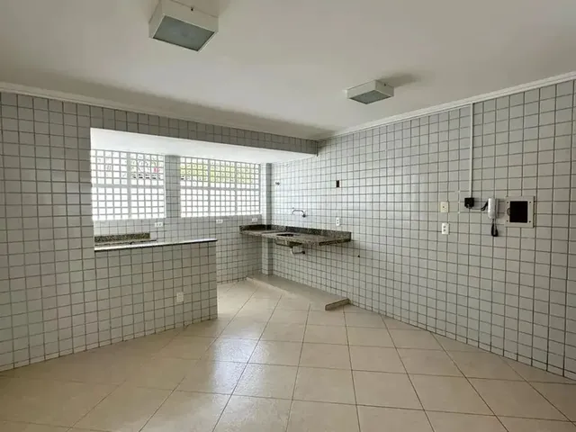 Imagem 2: Imóvel para Venda Possui 110 Metros Quadrados com 3 Quartos em Petrópolis - Natal - Rn