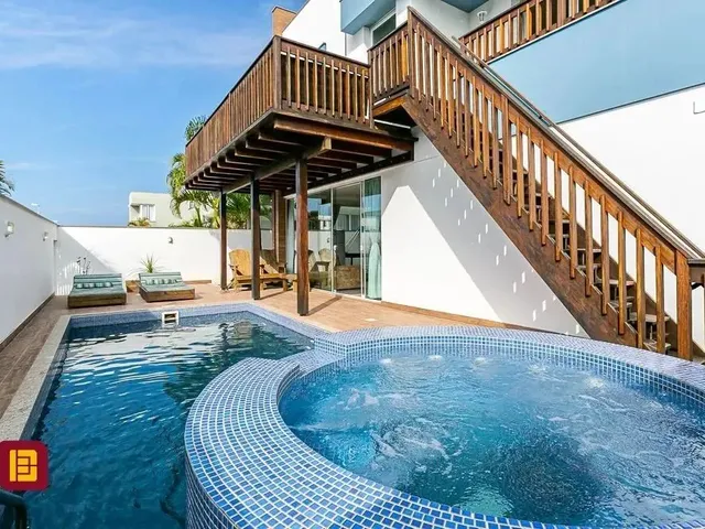 Imagem 5: Casa À Venda com 363 M² de Área Privativa no Morro das Pedras em Florianópolis Sc