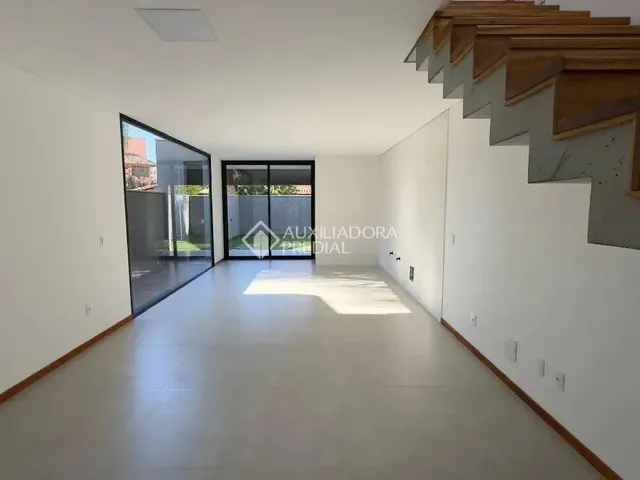 Imagem 2: Casa Geminada com 164 M², 3 Dormitórios (1 Suíte) no Cond. Parque Balneário Dos
