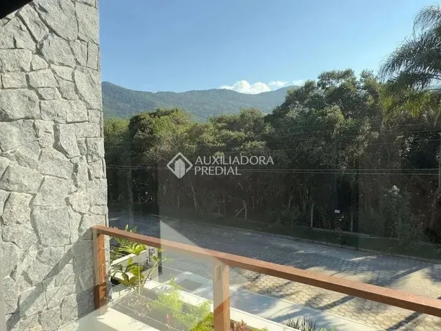 Imagem 3: Casa Geminada com 164 M², 3 Dormitórios (1 Suíte) no Pântano do Sul - Rua das Bauxitas