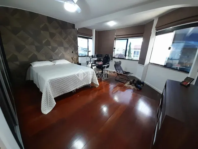 Imagem 4: Casa 4D À Venda no Santos Dumont em Florianópolis