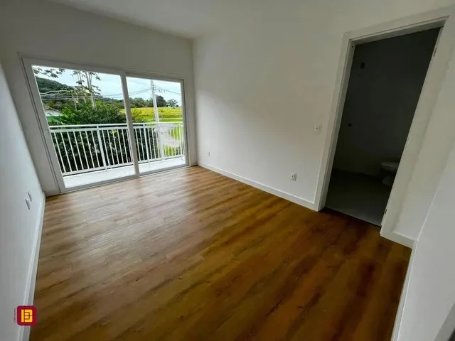 Imagem 2: Casa 2 Dormitorios, Suite, 2 Vagas, Rio Tavares.