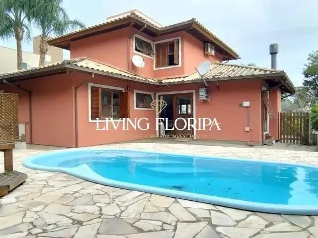 Imagem: Aconchegante Casa, com 4 Dormitórios, em