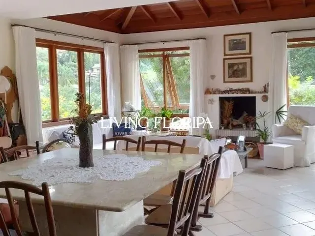Imagem 5: Aconchegante Casa, com 4 Dormitórios, em Condomínio Fechado, Coma Acesso a Praia!