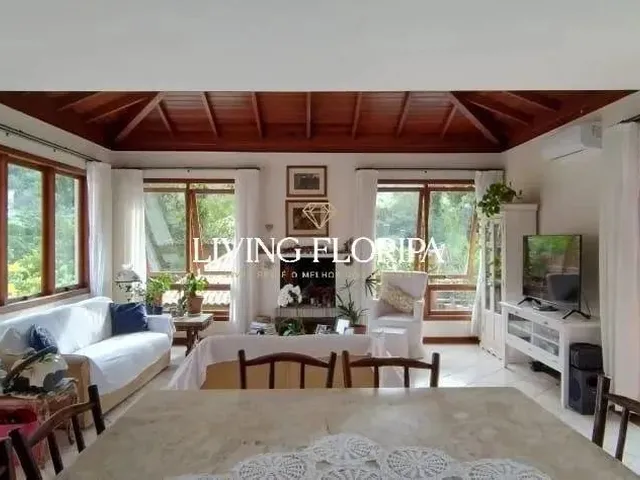 Imagem 3: Aconchegante Casa, com 4 Dormitórios, em Condomínio Fechado, Coma Acesso a Praia!