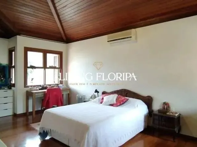 Imagem 4: Aconchegante Casa, com 4 Dormitórios, em Condomínio Fechado, Coma Acesso a Praia!